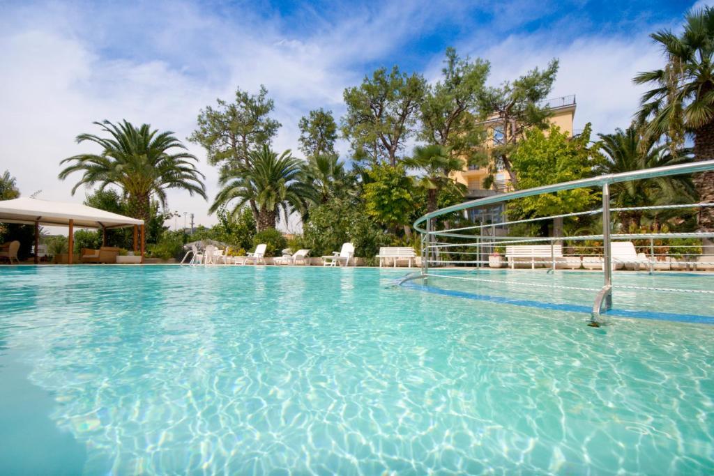 Hotel Marconi Σαν Μπενεντέτο ντελ Τρόντο Εξωτερικό φωτογραφία